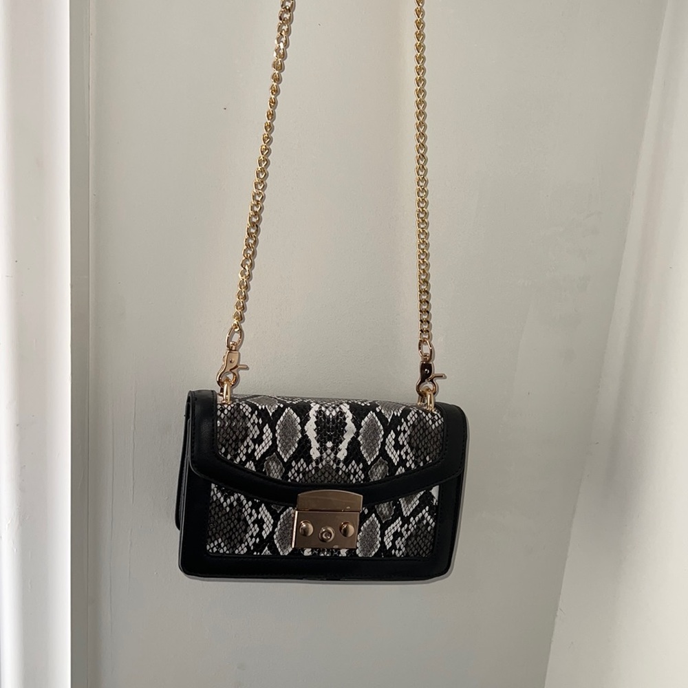 Sleek cross body bag